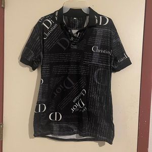 Is Polo zise M and the material is really fresh